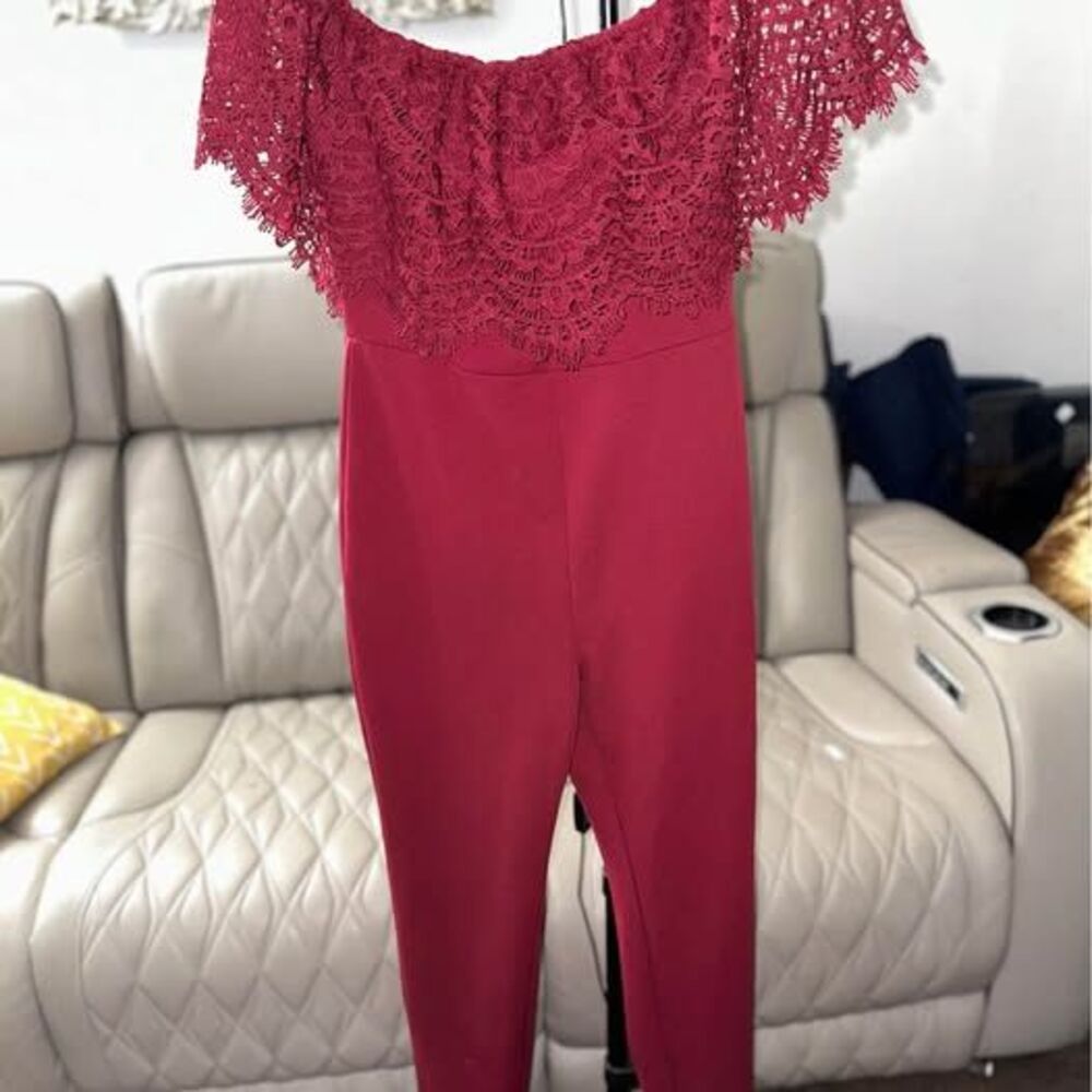 Red Off-the-Shoulder Lace Jumpsuit - Picture 4 of 7